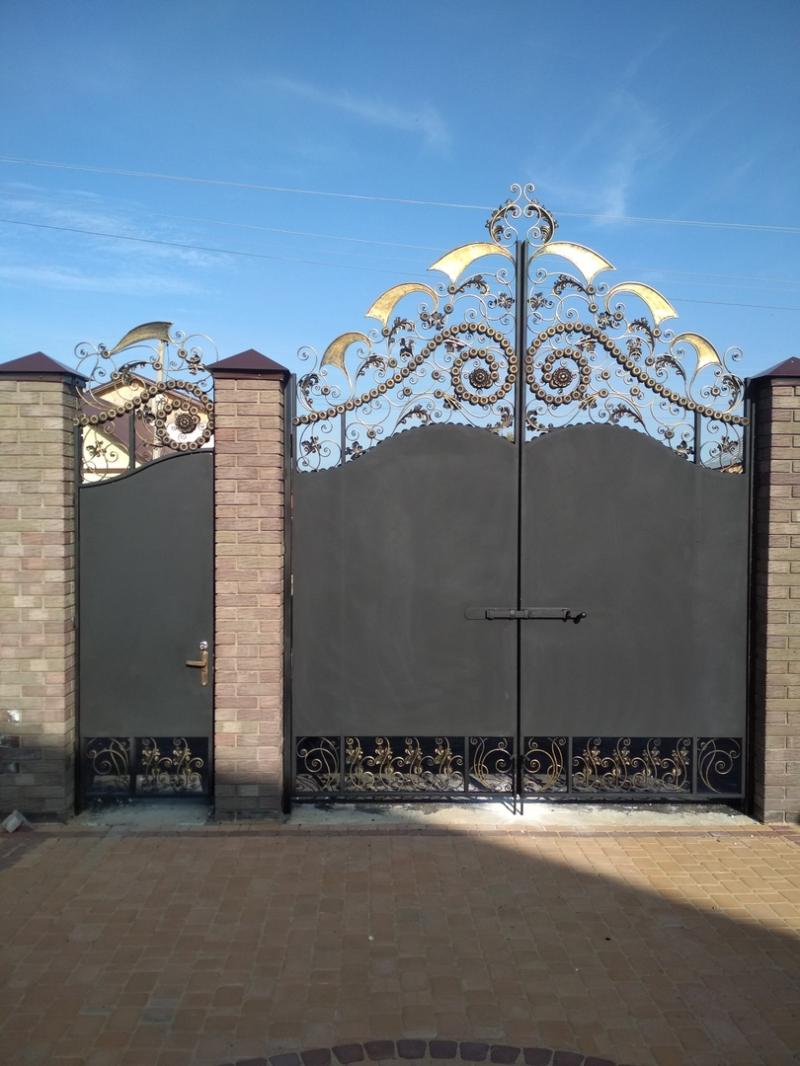 Монтаж кованых ворот