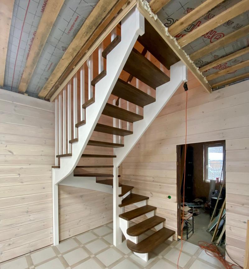 Монтаж лестницы на второй этаж — разовая работа