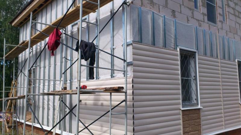 Монтаж сайдинга на фасад