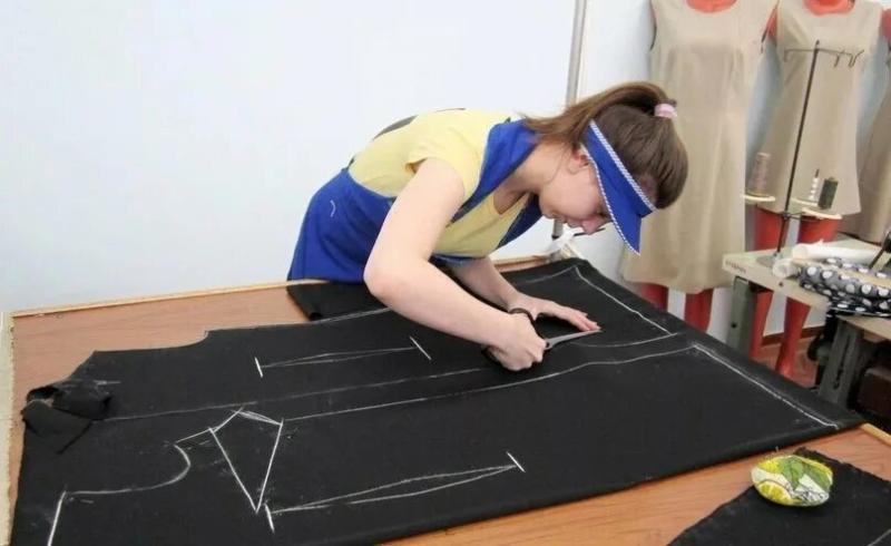 Требуется швея.